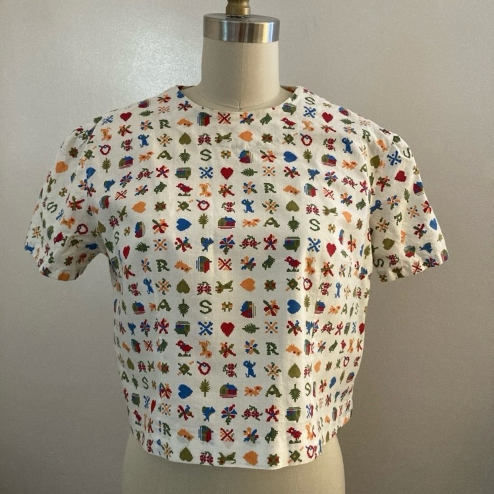 Vintage 60’s Quirky Print Back Button Crop Top
